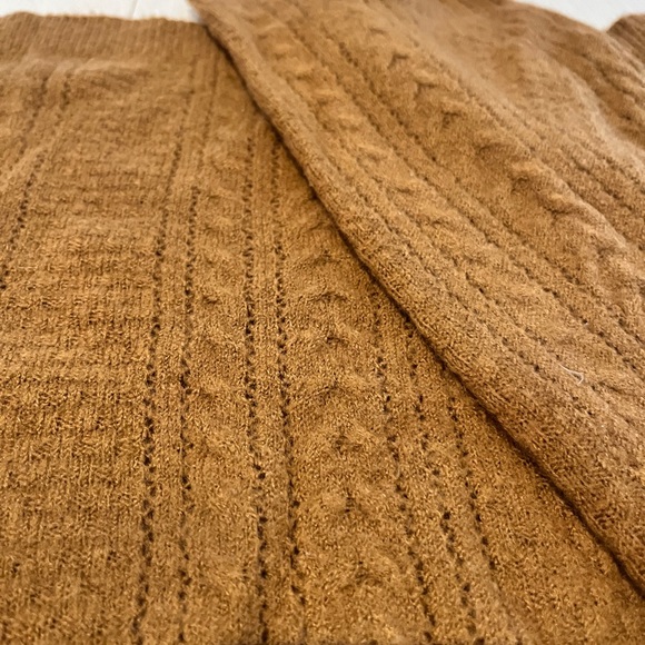 Oak & Fort Sweater - Picture 2 of 2
